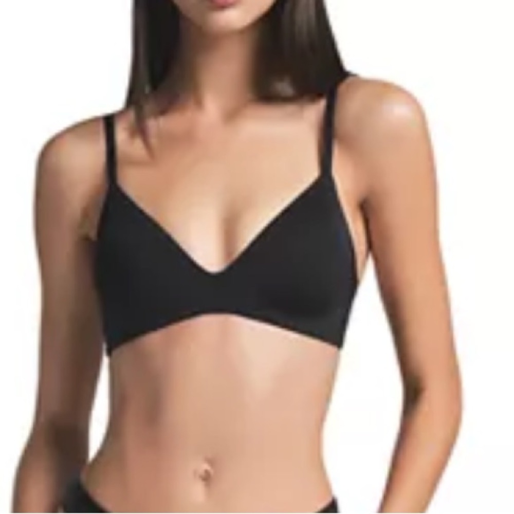 SKIMS Wireless Form T-Shirt Bra